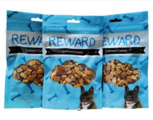 חטיף REWARD לכלב - קוביות סלמון 100 גרם בקופסה